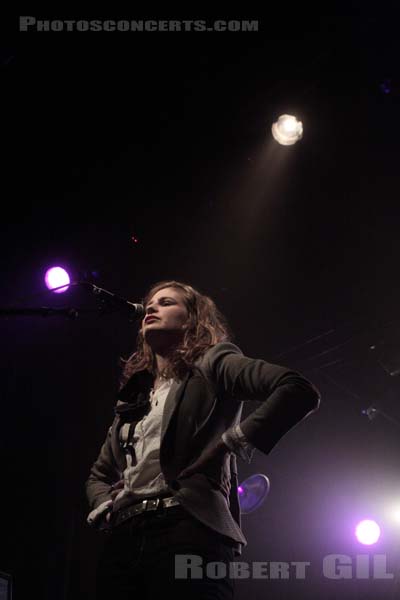 CHRISTINE AND THE QUEENS - 2011-04-12 - PARIS - La Fleche d'Or - 